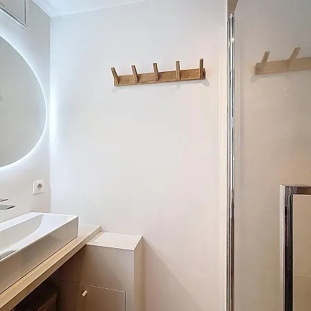 Villa Strada - *